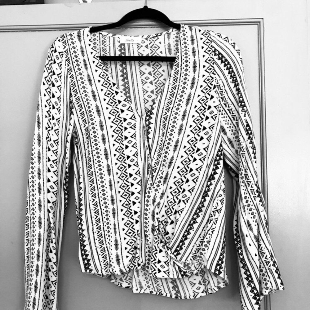 Aztec print top with sm flare sleeve (pink/black)